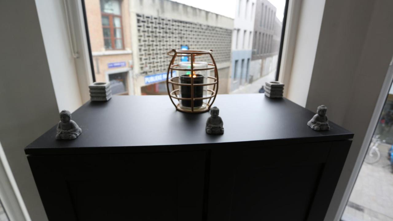 Studio 200 Meters From Central Station Apartment Antwerpen Bagian luar foto